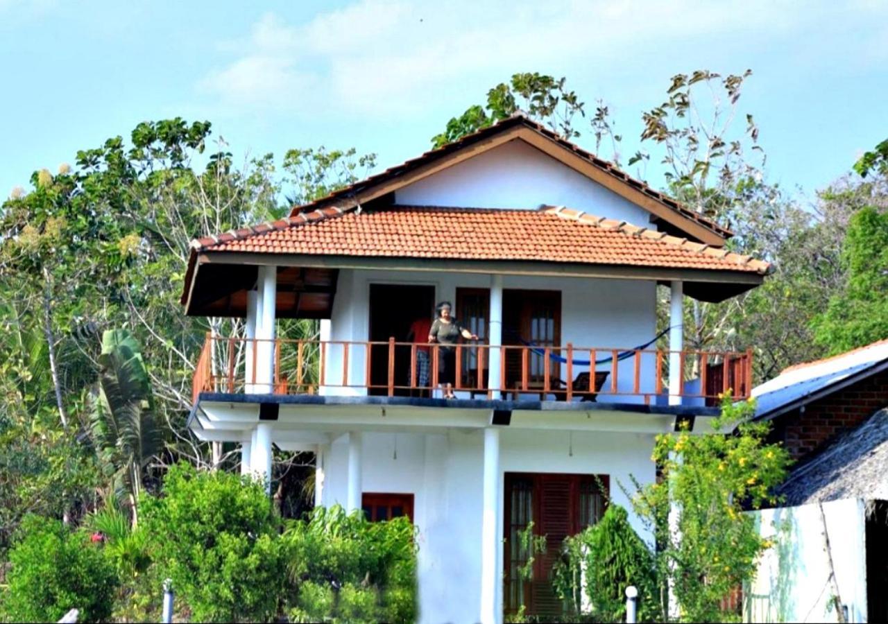 Pearl Cave Cabanas & Resturant Tangalle Exterior photo