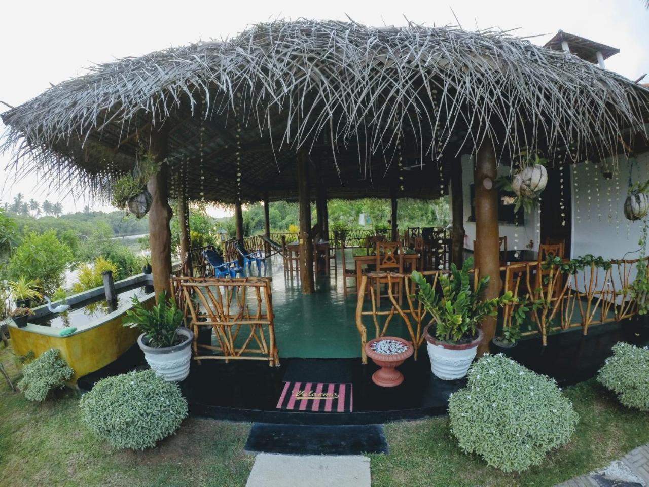 Pearl Cave Cabanas & Resturant Tangalle Exterior photo
